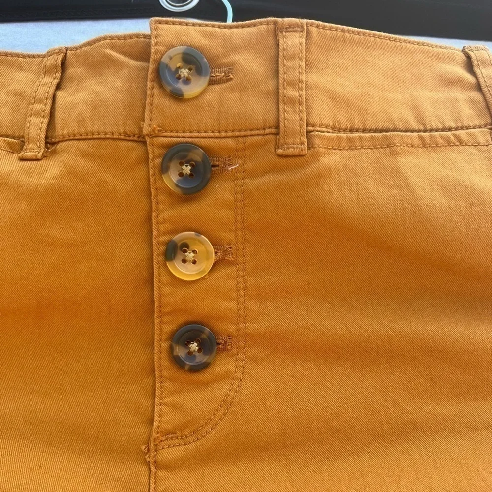 Old Navy Women High Waisted Button Fly Twill Short NWT - Picture 3 of 11